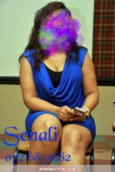 Escort Senali