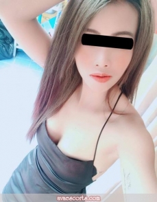 Escort Petite Ying