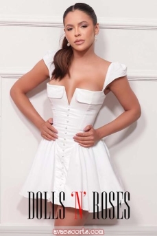 Escort Petunia