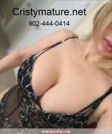 Escort cristycurves