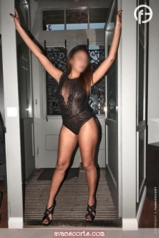 Escort Louisa