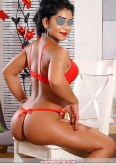 Escort Jacquline